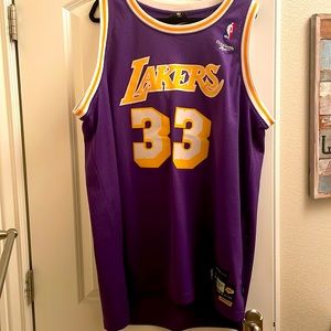 Vintage 80s DS Collectible/Embroidered Reebok #33 Kareem Abdul Jabbar Jersey